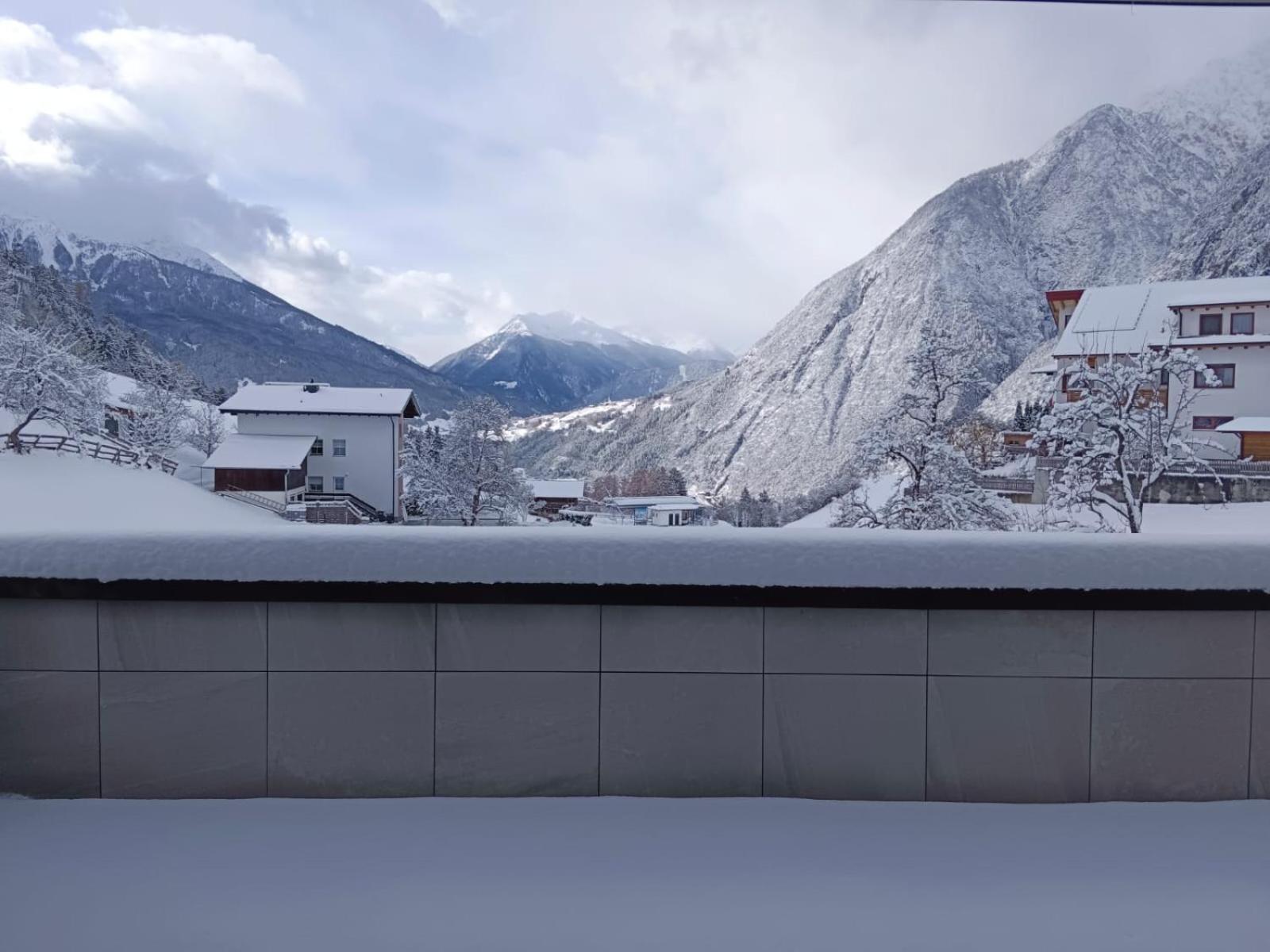 Wally Berg-Appartements Zams Exterior photo